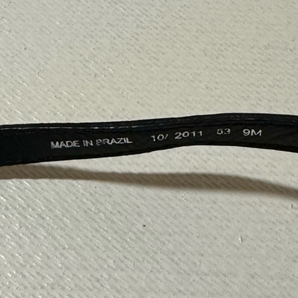 Tory Burch T-Bar Flat Sandals Snakeskin Print/Black Size 9 EUC - Picture 10 of 10